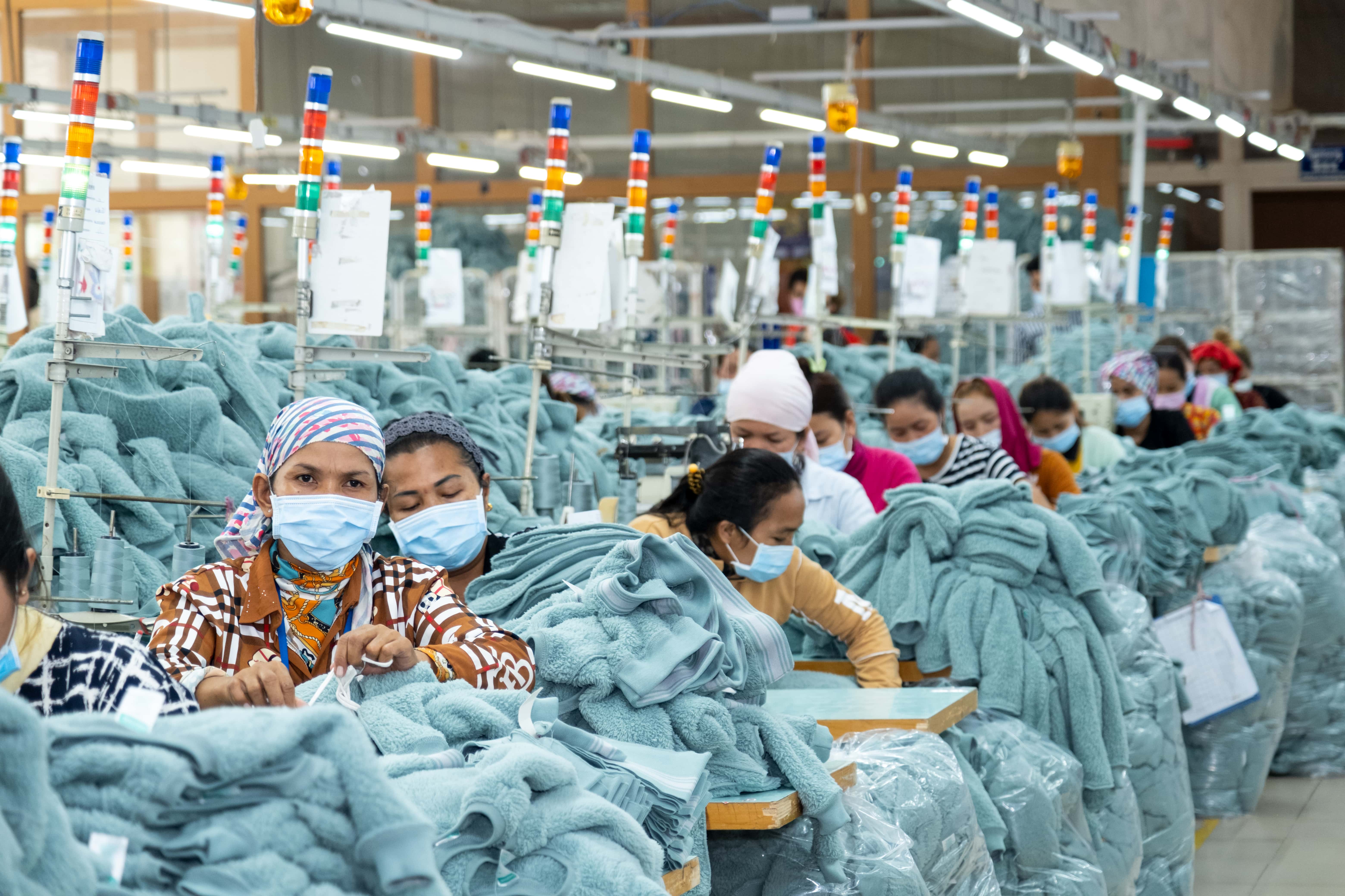 Cambodia_factory2_copyright Roman Koenig (151)-min.jpg