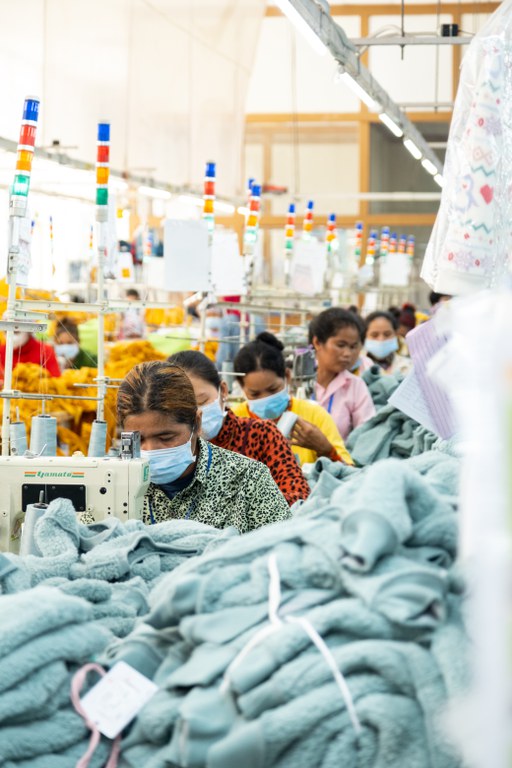 Cambodia_factory2_copyright Roman Koenig (161).jpg