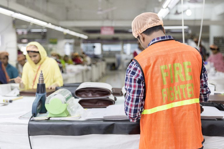 BD_fire_fighter_2_high resolution_Copyright Sabrina Asche.jpg