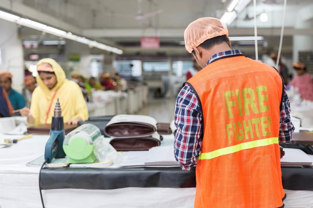 BD_fire_fighter_2_small resolution_Copyright Sabrina Asche.jpg