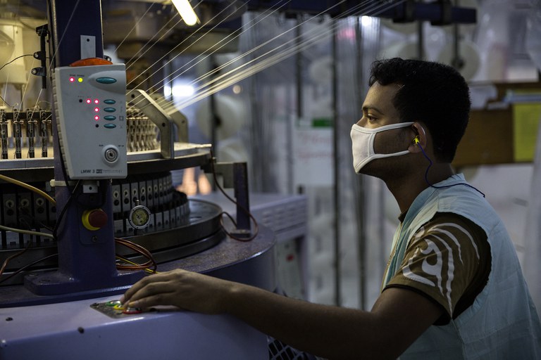 BD_occupational_safe_and_health_earmuff_high resolution_Copyright Sabrina Asche.jpg