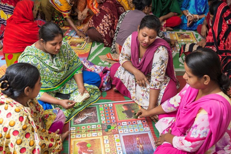 BD_women_cafe_2_small resolution_Copyright Sabrina Asche.jpg