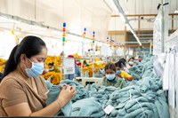 Cambodia_factory2_copyright Roman Koenig (160).jpg