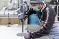 Pakistan_occupational_safety_and_health_gloves_Copyright Sabrina Asche.jpg