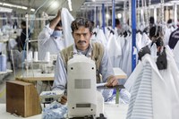 Pakistan_production_floor_portrait_Copyright Sabrina Asche.jpg