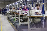 Pakistan_production_floor_productionline_Copyright Sabrina Asche.jpg